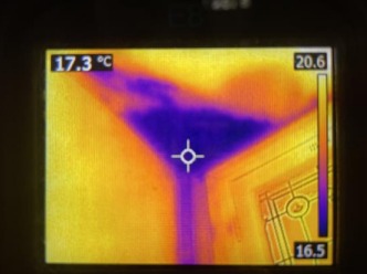 Thermographie partie commune — anomalie marquée le long du tracé de la colonne. Écart le plus élevé de la mission.